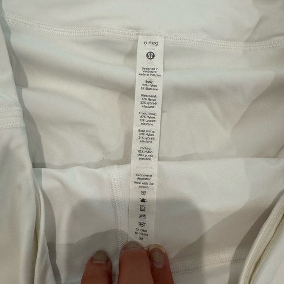 White lululemon size 8 pace rival mid rise - Picture 3 of 3